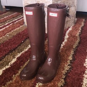 Hunter boots (with socks)